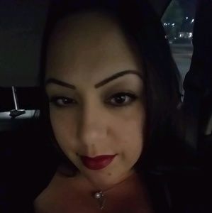 Meet your Posher, Alicia